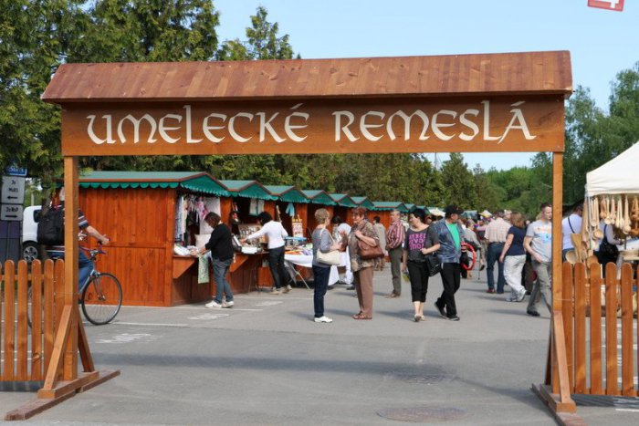 Ilustračný obrázok k článku Program michalovského jarmoku je vonku: Na toto sa môžeme tešiť!