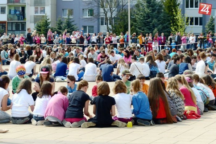 Ilustračný obrázok k článku Popradčania vytvorili rekord v bubnovaní na pohároch