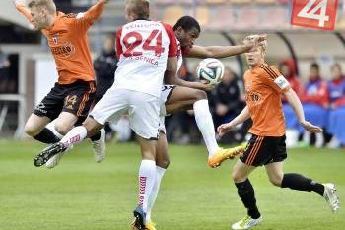 Ilustračný obrázok k článku Seničania so šťastím ubránili pod Čebraťom bezgólovú remízu