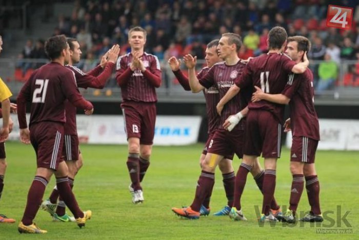 Ilustračný obrázok k článku Cesta podbrezovského futbalu k historickému postupu: Z Hutníckej ligy medzi smotánku