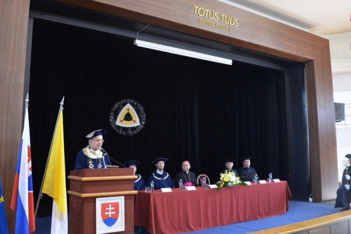 Ilustračný obrázok k článku Tadeusz Zasępa: Neviem akceptovať cynizmus, prekrytý korektnosťou. Ďakujem...