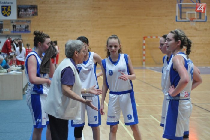 Ilustračný obrázok k článku Staršie žiačky odohrali životný zápas: Museli tvrdo makať pred zaplnenou halou