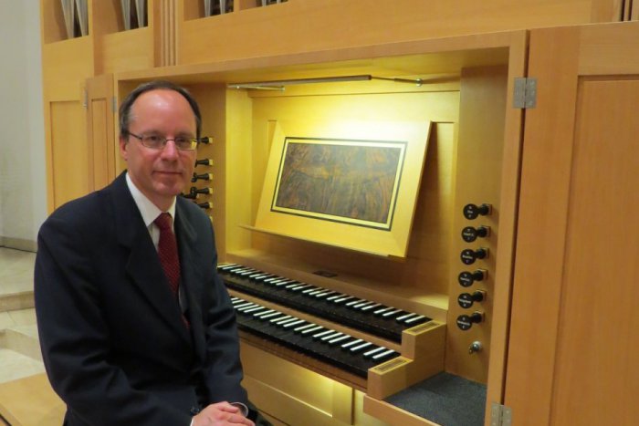 Ilustračný obrázok k článku Festival Ars Organi pokračuje: Publiku sa predstavil britský hudobník