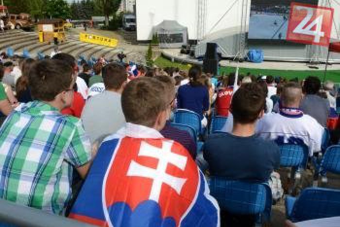 Ilustračný obrázok k článku Skvelá správa pre fanúšikov hokeja: Majstrovské boje si opäť vychutnáme aj v amfiteátri