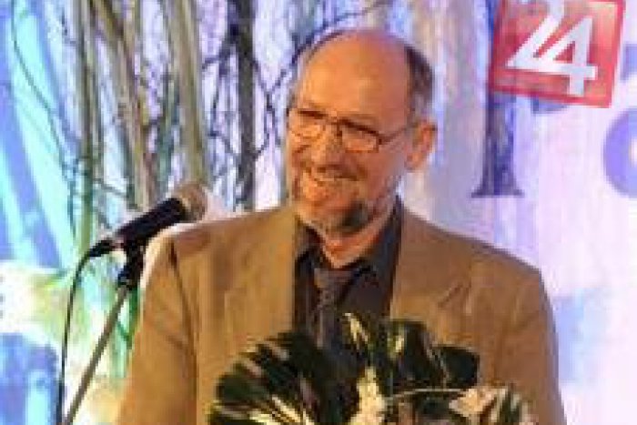 Ilustračný obrázok k článku Gustáv Murín píše o mafii aj Gorile: So spisovateľom môžete diskutovať v breznianskej knižnici