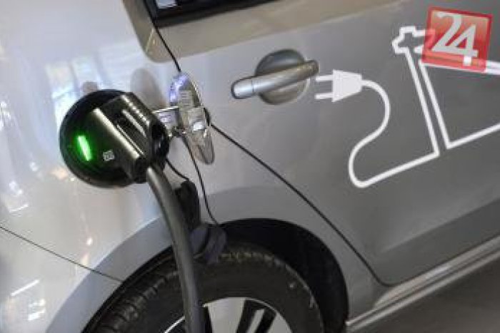 Ilustračný obrázok k článku Z Bratislavy do Košíc elektromobilom? Po novom to pôjde bez obmedzení