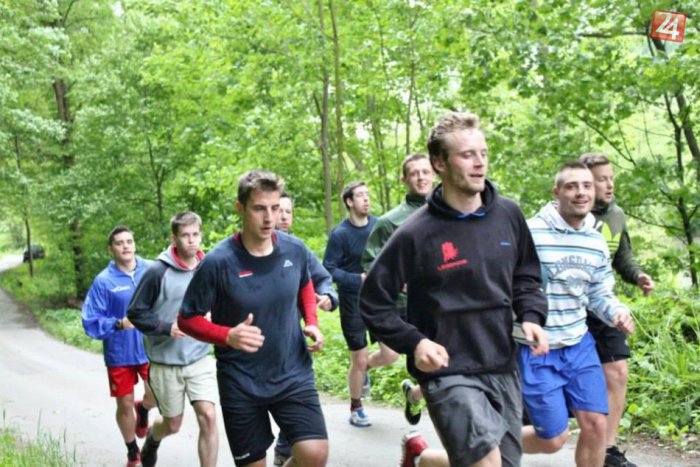 Ilustračný obrázok k článku Tvrdá príprava na suchu: Pozrite si výbeh zvolenských hokejistov na Červený medokýš