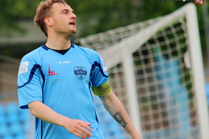 Ilustračný obrázok k článku Čierny deň futbalu pod Zoborom: Nitra opúšťa najvyššiu súťaž!