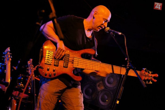 Ilustračný obrázok k článku Gott, Janda alebo Bílá: Do Zvolena príde uznávaný hudobník, ktorý spolupracoval aj s týmito menami