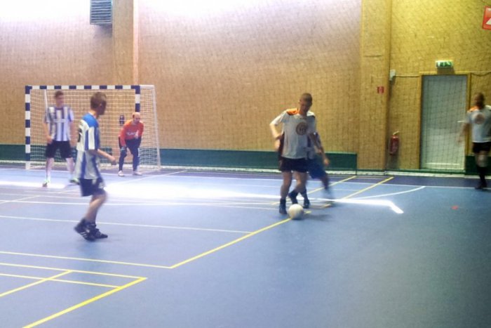 Ilustračný obrázok k článku Ani ďalšie futsalové kolo tabuľku nezamiešalo: Lídrom je stále SDS