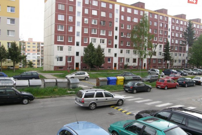 Ilustračný obrázok k článku Radnica chce kúpiť nové spomaľovače: Kde v Brezne by sme po novom ubrali nohu z plynu?