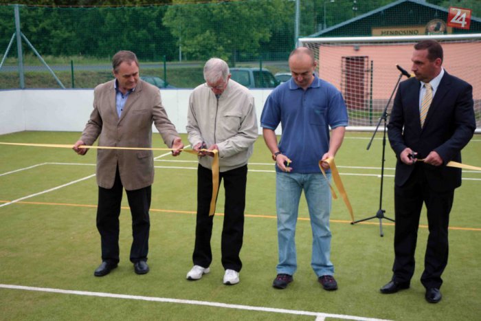 Ilustračný obrázok k článku Vytúžené ihrisko, ktorého sa M. Rakovský (†29) už nedožil: Pri otváraní sa ľuďom tisli slzy do očí