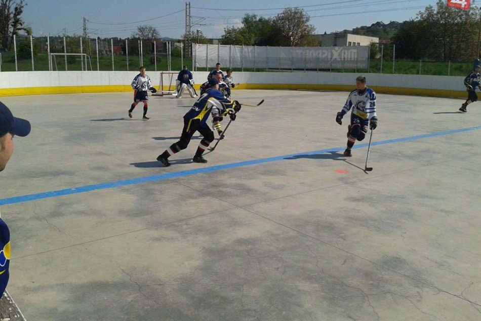 Ilustračný obrázok k článku Prešovská hokejbalová liga začala písať nový ročník: Pribudli nové tímy, nechýbali nečakané výsledky