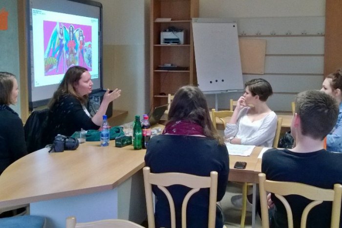 Ilustračný obrázok k článku Tip na podujatie: Topoľčianski študenti predstavia v podchode módnu kolekciu