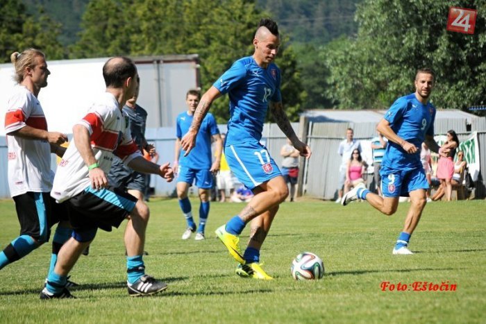 Ilustračný obrázok k článku Exhibícia exhráča Prešova Stanislava Šestáka: Do dedinky na východe prišla reprezentačná kostra!