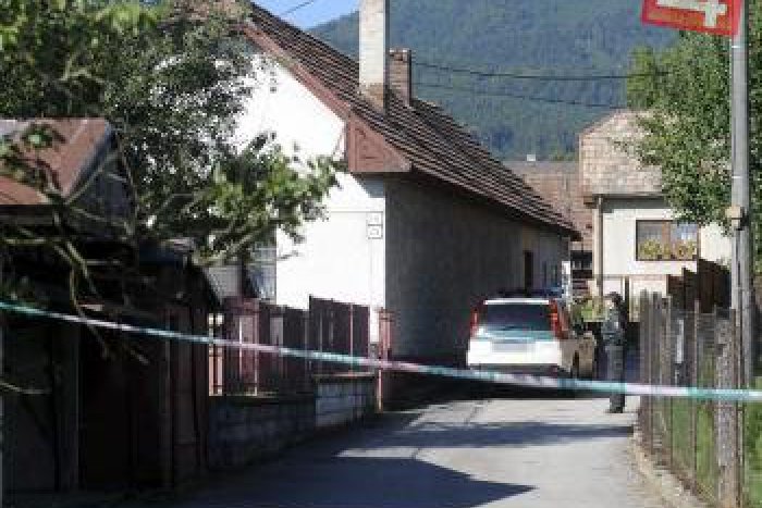 Ilustračný obrázok k článku Dráma v obci neďaleko košíc: Ľubo (20) sa v dome rodičov postaral o poriadne ródeo!