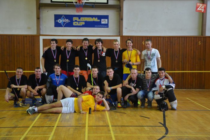 Ilustračný obrázok k článku Florbalisti si to rozdali v Revúcej: Takto prebiehali boje o medaily