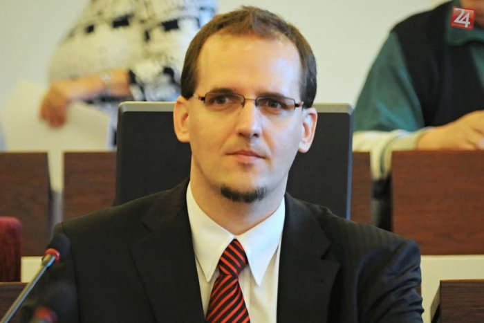 Ilustračný obrázok k článku Rozhovor s mestským poslancom Barillom: Som rád, že na Juhu pribudnú parkovacie miesta!