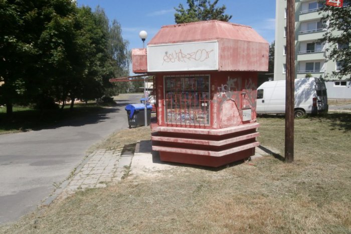 Ilustračný obrázok k článku Zvolenské stánkarky prežívajú doslova horúce chvíle: Ventilátor by im rozfúkal všetky noviny!