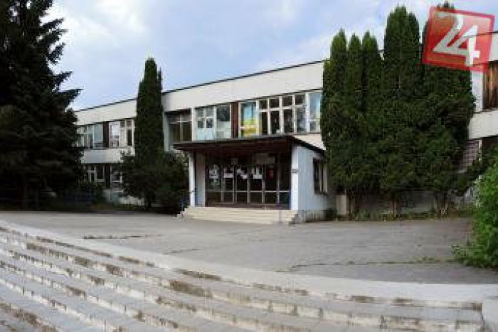 Ilustračný obrázok k článku Boj o záchranu Bakossky na najvyšších miestach: Žiaci sa obrátili na prezidenta, toto mu píšu...