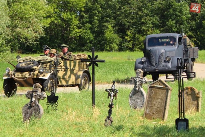 Ilustračný obrázok k článku Vojaci, bojová technika a zbrane: Nitra si pozrela rekonštrukcie historických bojov
