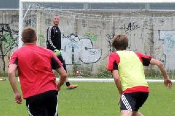 Ilustračný obrázok k článku Duklu posilní mladý hráč: Pod Urpín mieri český stredopoliar, čo u nás chce dokázať?