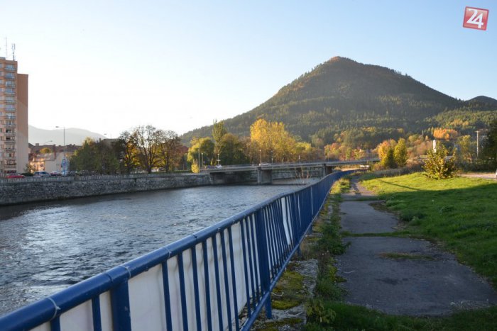 Ilustračný obrázok k článku Ružomberský policajt zachránil samovraha (43): Vytiahol ho z Váhu!