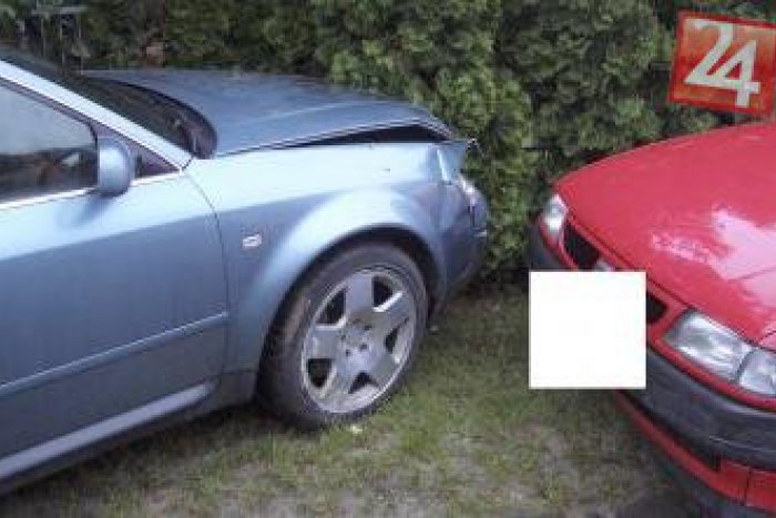 Ilustračný obrázok k článku Žena (49) pri cúvaní spôsobila nehodu a z miesta ušla. Po vypátraní nafúkala 2,4 promile