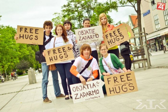 Ilustračný obrázok k článku Chodci dostanú ponuky, s akými sa bežne nestretnú: V Poprade sa budeme objímať na uliciach