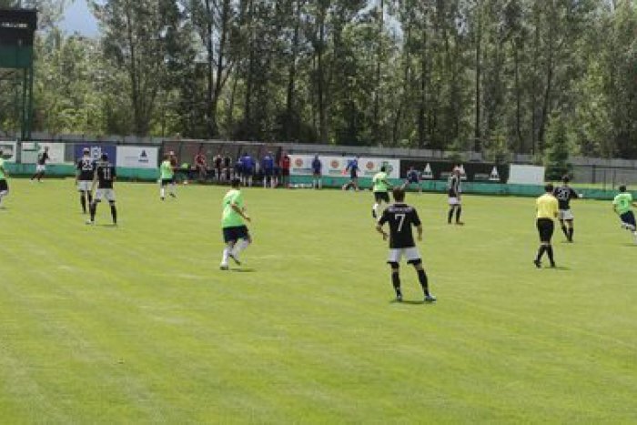 Ilustračný obrázok k článku Ruža ide na hrádocké oslavy postupu do III.ligy