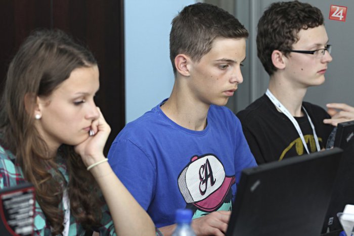 Ilustračný obrázok k článku Najväčšie slovenské IT talenty nájdete v Žiari: Pozrite, čo robili žiarski gymnazisti v poprednej firme!
