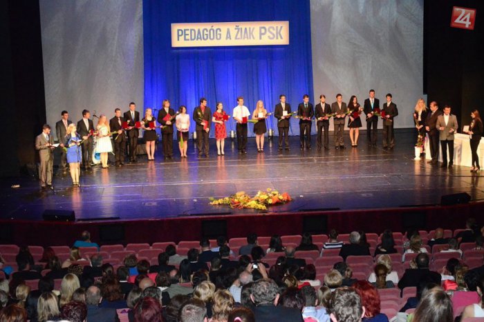 Ilustračný obrázok k článku Ocenenie za ich prácu v školstve: Títo popradskí a kežmarskí učitelia sa dočkali peknej pocty!