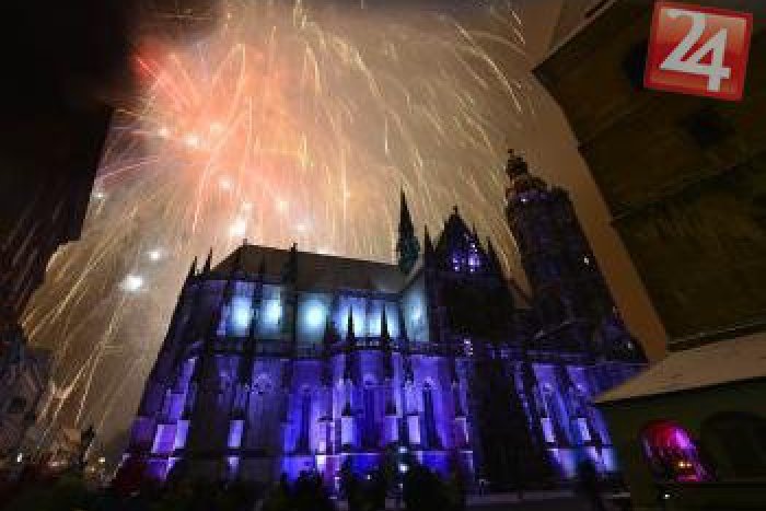 Ilustračný obrázok k článku Pýcha Košíc sa opäť vynorí z tmy: Svetlami ju premenia na najväčšiu pietnu sviecu na svete!