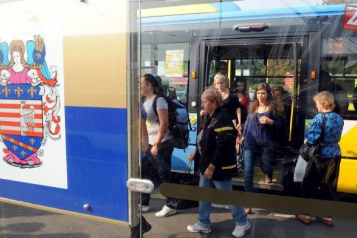 Ilustračný obrázok k článku Nápor žiadateľov o výmenu kariet: Dopravca dal ľuďom ďalší mesiac