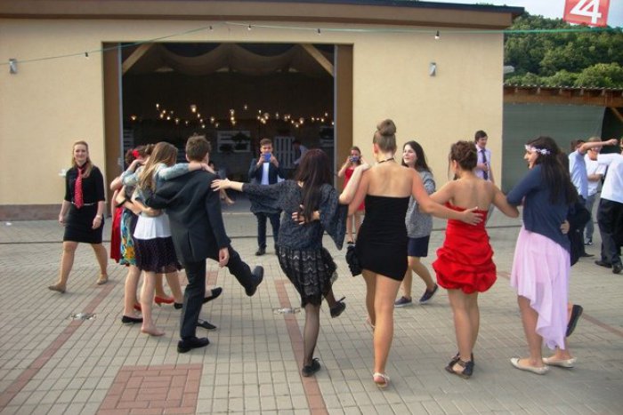 Ilustračný obrázok k článku Osem stoviek deviatakov v Prešove: Zbohom, základná škola!