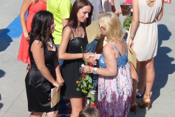 Ilustračný obrázok k článku FOTOGALÉRIA: Bystrickí deviataci sa lúčili, neubránili sa slzám