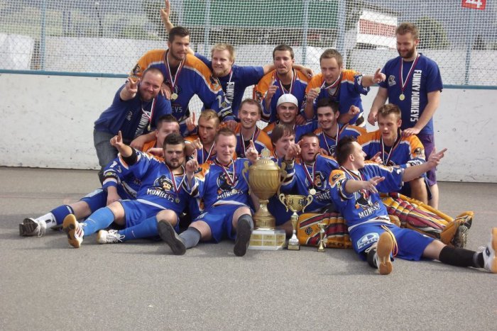 Ilustračný obrázok k článku Hokejbal: Majstrom mikulášskej mestskej ligy "Opičky"!