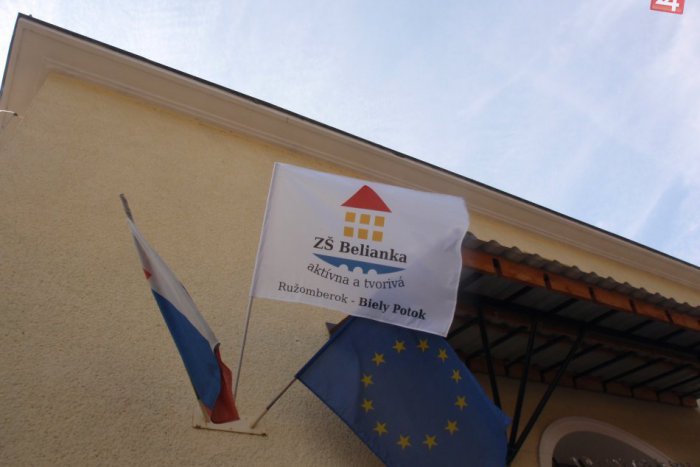 Ilustračný obrázok k článku Základná škola Belianka opäť skĺzla hrobárovi z lopaty