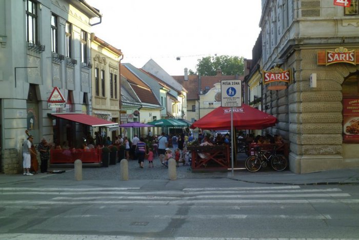 Ilustračný obrázok k článku Zima dáva zbohom, prichádza obdobie vysedávania na terasách: Mesto už na to myslí, aha!