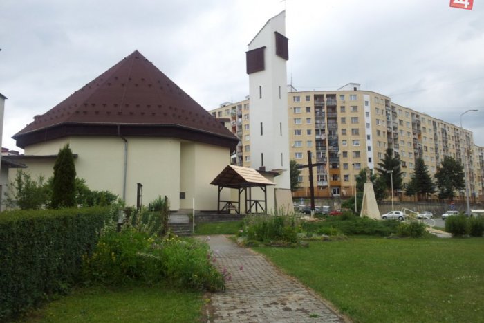 Ilustračný obrázok k článku Vzdelávacie lavičky či vzorky kameňov: Oživenie sídliskového parku môže začať