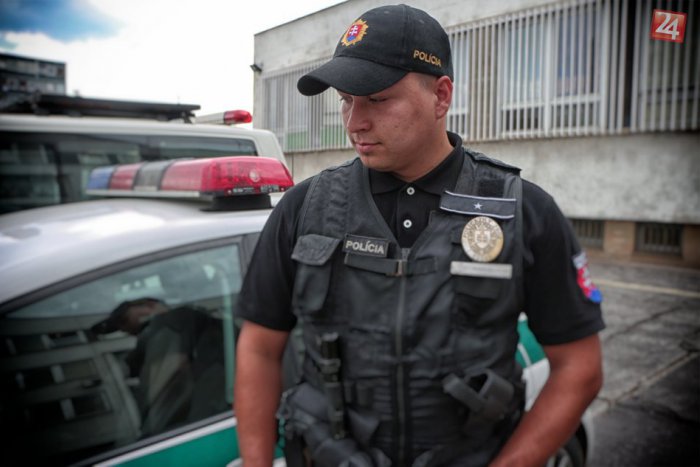 Ilustračný obrázok k článku Hrôza pri vode: Policajt hrdinom, mimo služby sa vrhol za topiacim sa chlapčekom!