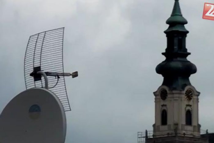 Ilustračný obrázok k článku Ľuďom v Nitre zrní v televízoroch! Vieme, čo je za tým...