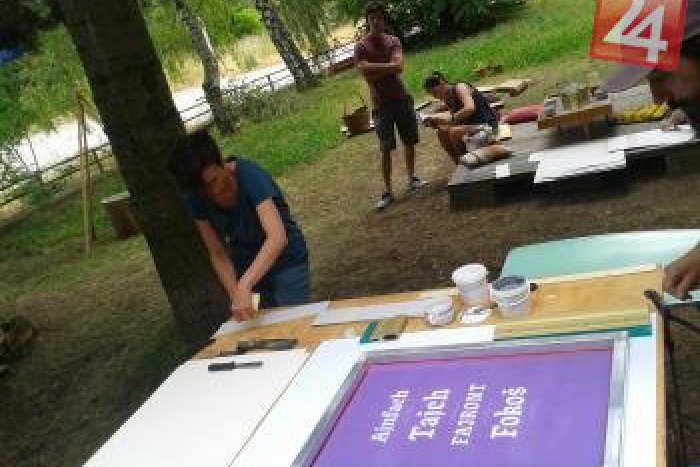 Ilustračný obrázok k článku Toto na stanici tak ľahko nazažijete: Na peróne sa striedajú umelci s takýmito originálnymi nápadmi!