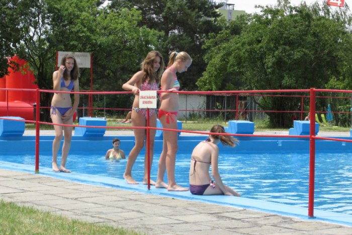 Ilustračný obrázok k článku Kúpacia sezóna sa už blíži, bude aj v Moravciach? Už je jasné, či si v lete užijeme kúpalisko!