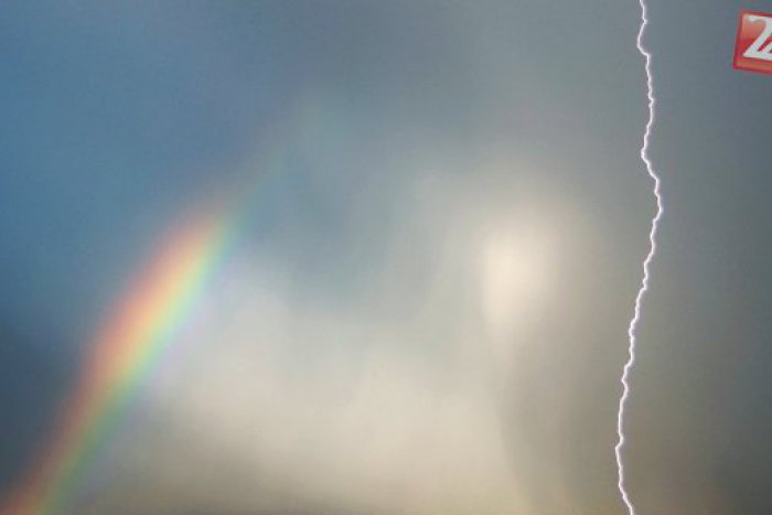 Ilustračný obrázok k článku Blesky, búrky a poriadne lejaky: Pre Nitru až do noci platí  výstraha!