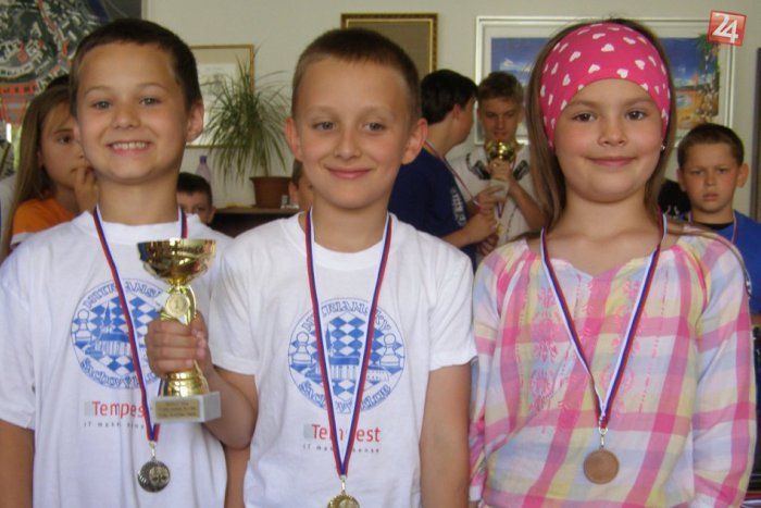 Ilustračný obrázok k článku Mestský úrad ožil šachom: Žiaci si zmerali sily o Putovný pohár