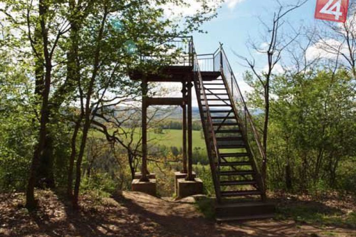 Ilustračný obrázok k článku Chátrala 30 rokov a teraz je tomu koniec: Rekonštrukciu zobrali do rúk dobrovoľníci