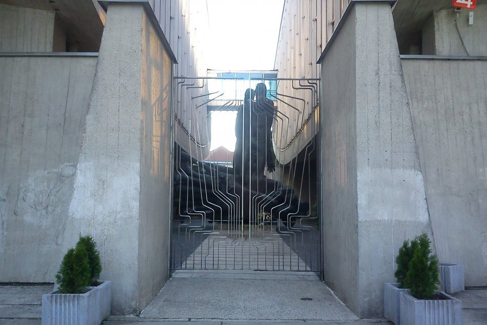 Ilustračný obrázok k článku V Múzeu SNP spomínali na vypálenie Kališťa a vyvraždenie ľudí. Prišli aj študenti