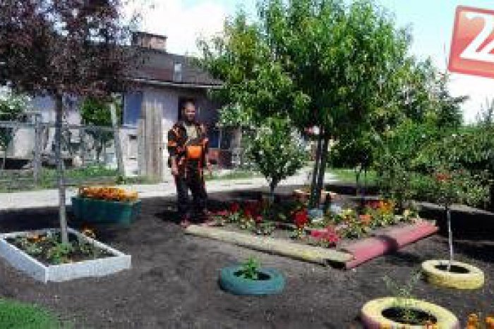 Ilustračný obrázok k článku Zmení sa stará známa osada na prekvitajúcu záhradu? Pozrite, o čo sa snaží tento Róm!