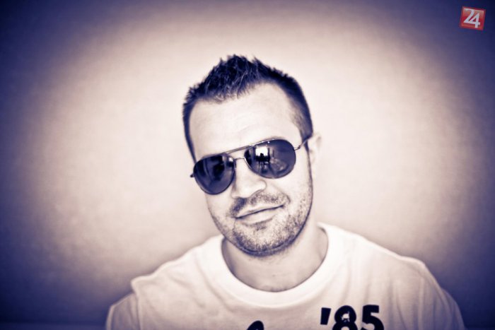 Ilustračný obrázok k článku Najúspešnejší nitriansky DJ prekvapuje: Robert Burian vydal nový album, vypočujte si ho teraz!